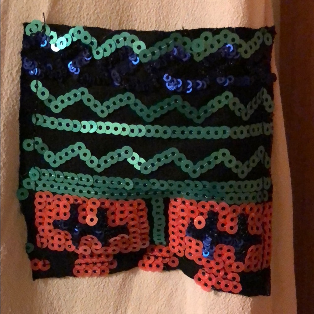 Top - Picture 2 of 3